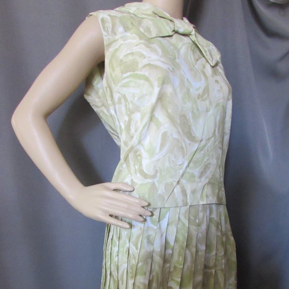 SALE  Vintage Two Piece Blouse & Pleated Skirt 1960 Era Shades of Green - Picture 3 of 10